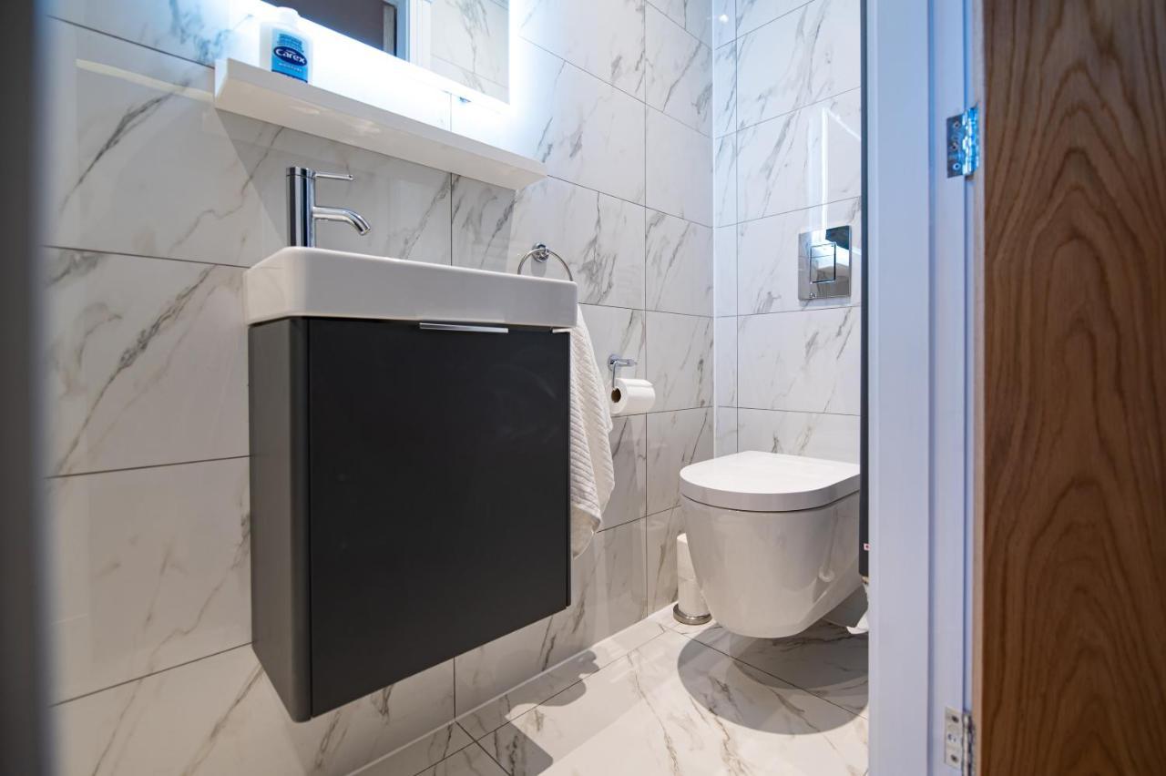 The Nest - Luxury 16 Person Apt W Jacuzzi & Parking Blackpool Luaran gambar